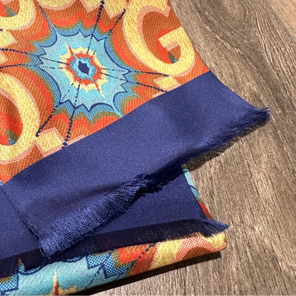 Gucci Scarf - Picture 5 of 8